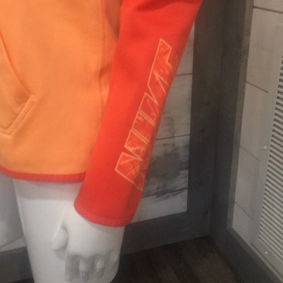 Nike hooded jacket with pockets and thumb holes. - Picture 4 of 6